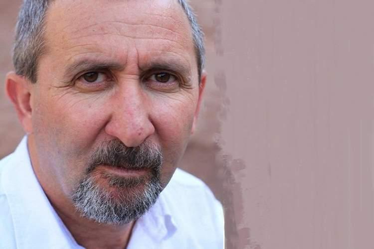 داستان مورچه دانشمندی به نام پروفسور داستان مورچه دانشمندی به نام پروفسور