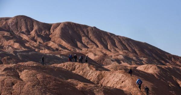 آشنایی با کویر کوه سرخ سمنان