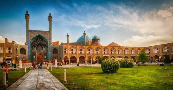 با سوغات اصفهان کام تان شیرین و چشم تان سیراب می گردد